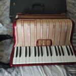Höhner touches piano